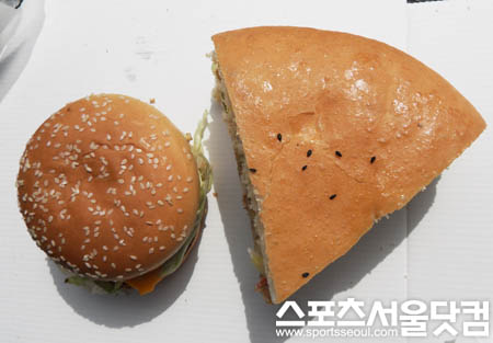 ▲  (왼쪽부터) 맥도날드 빅맥, GS 위대한버거 1/6 조각