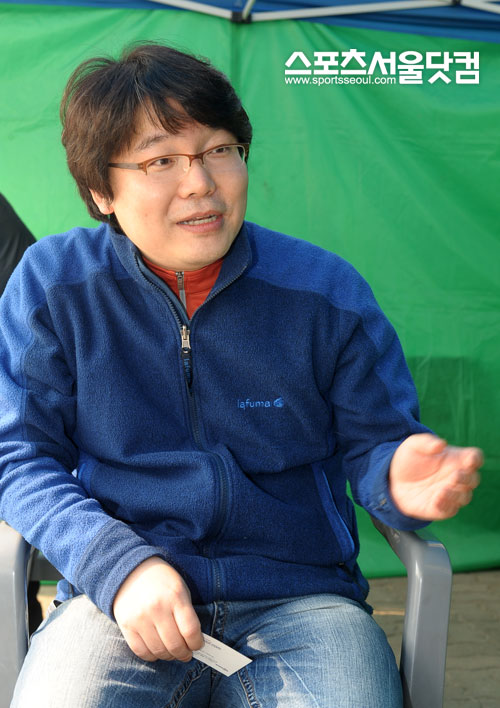 ▲마라톤을 할 때 주의 사항을 전하고 있는 홀인원 비뇨기과 노상휴 원장/사진=더팩트DB