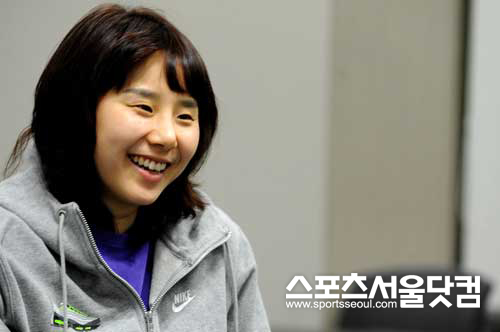 ▲ 최윤아는 이상형으로 박지성을 꼽으며 활짝 웃었다./노시훈 기자