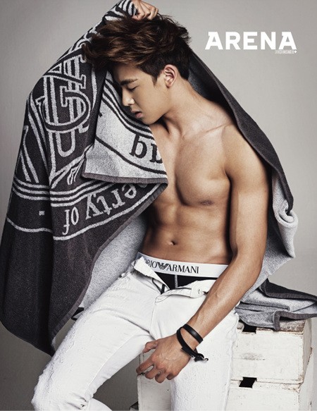 ▲ 화보에서 색다른 매력을 발산한 닉쿤/사진 제공=아레나 옴므