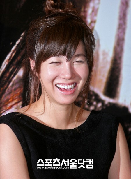 ▲최근 정우성과 열애를 인정한 이지아가 사실은 서태지와 10여 년간 부부였다/사진=더팩트DB