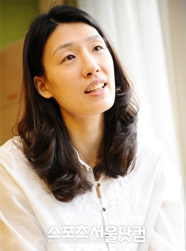 ▲ 인터뷰 중인 전주원 코치 / ⓒ 배정한 기자