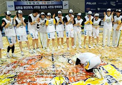 ▲ 좋은 후배를 만난 것에 감사하는 전주원, 그가 있었기에 좋은 후배도 탄생했다