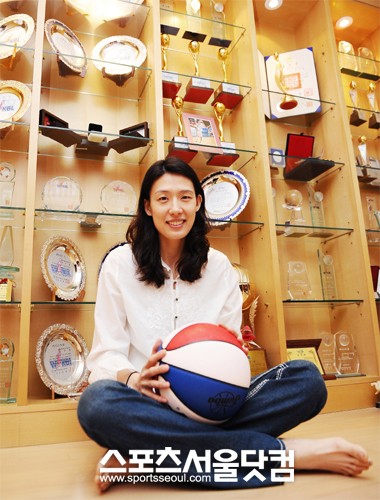 ▲ 안산 신한은행의 코치로 새 출발하는 전주원 / ⓒ 배정한 기자