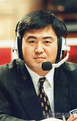 ▲ 씨름 해설 당시의 이만기의 모습