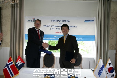▲ 아빌헬름센사 시구드 토르빌센 사장(왼쪽), 대우조선해양 남상태 대표이사