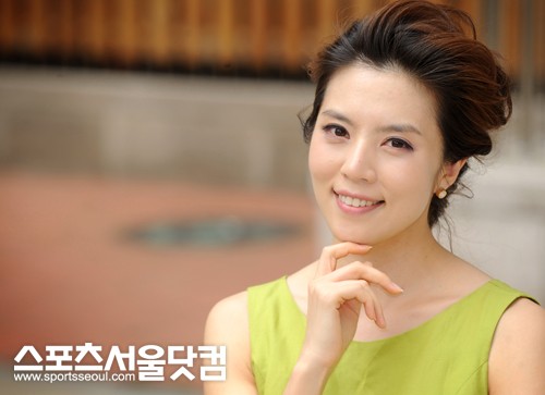 ▲슈퍼맘으로 잘 알려진 전 SBS 아나운서 오승연 교수. 아이들을 위한 영어 교육 정립에힘 쏟고 있는 그는 영어 교육에 도움을 주는 스마트TV 광고에 출연해 화제를 모았다. /노시훈 기자