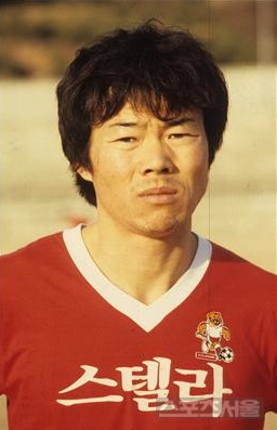 ▲ 손웅정 춘천 FC 유소년팀 감독의 현역시절 모습 <스포츠서울 DB>