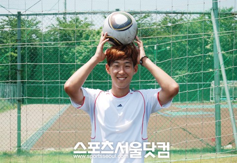 ▲ 23일 독일 출국을 앞둔 함부르크SV의 손흥민