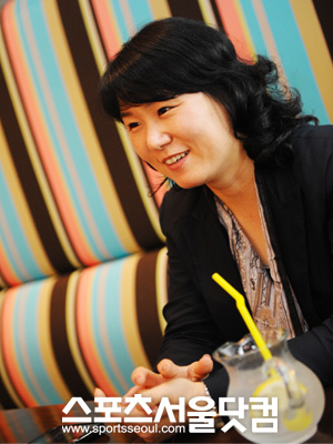 ▲ 유년 시절 이야기를 들려주는 김수녕