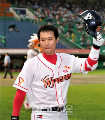 ▲ 21일 폭행 소동에 휘말린 SK 와이번스 간판 타자 최정