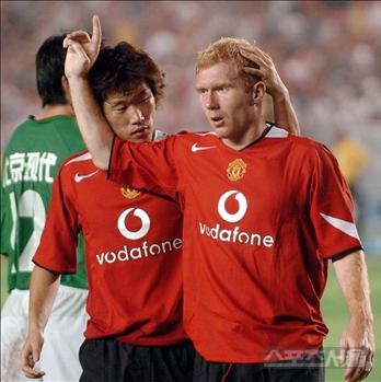 ▲ 맨유 전력에 대한 굳은 믿음을 드러낸 폴 스콜스(오른쪽)