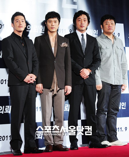 ▲ 영화 의뢰인 제작보고회에 참석한 장혁, 박희순, 하정우, 손영성 감독(왼쪽부터차례대로)/ 배정한 기자