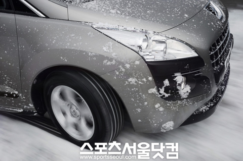 ▲ 푸조 3008 아웃도어