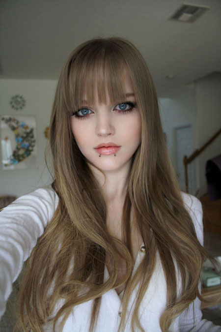 ▲빼어난 이목구비와 몸매로 찬사를 받고 있는 다코타