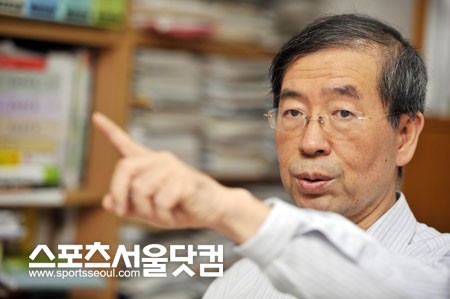 ▲배심원단 투표에서 1위를 차지한 박원순 시민사회 후보./사진=더팩트DB