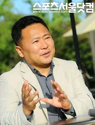 ▲ 현역 은퇴 시기에 역도의 과학적인 접근을 시도해지도자의 길을 차근차근 밟아가고 있다