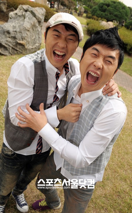▲코믹한 표정을 유감 없이 보여준 개그맨 이상민(왼쪽)-이상호 /이효균 기자