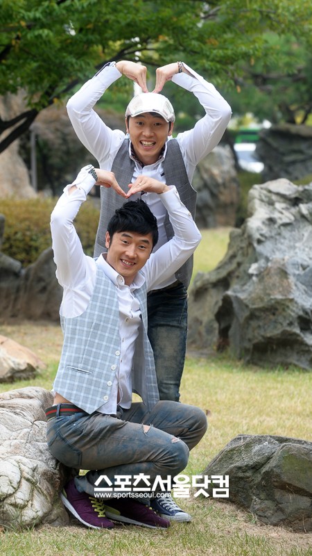 ▲대한민국 유일한 쌍둥이 개그맨 이상호(앞)-이상민 /이효균 기자