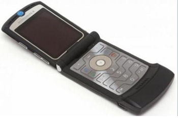 ▲2005년 산업디자인의 또다른 혁명으로 불린 레이저(RAZR)