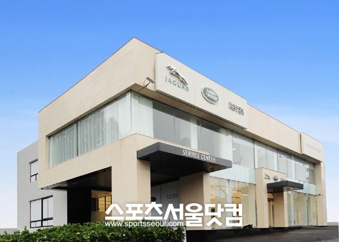 ▲ 재규어 랜드로버 광주 전시장