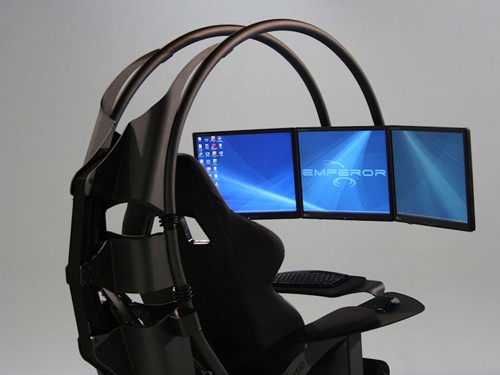 ▲콕피트(Cockpit)를 닮은 일체형 PC가 등장해 화제다. /사진=인터넷 캡쳐