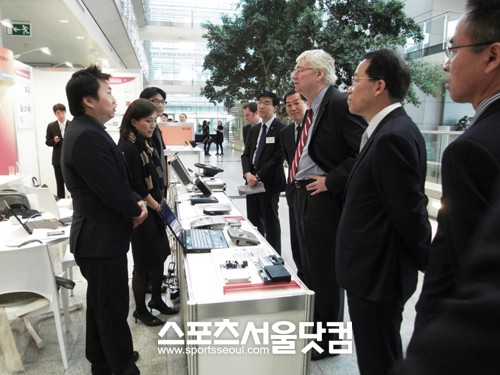 ▲ 지엠 오펠 자동차 부품 전시상담회