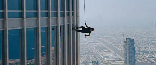 ▲배우 톰 크루즈가 영화 미션 임파서블4의 영화촬영에서 대역없이 고난이도 장면을 연출해화제다. /사진=유튜브 동영상 캡쳐