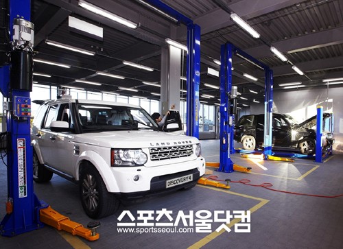 ▲ 재규어 랜드로버 2011 윈터 프리미엄 서비스 캠페인