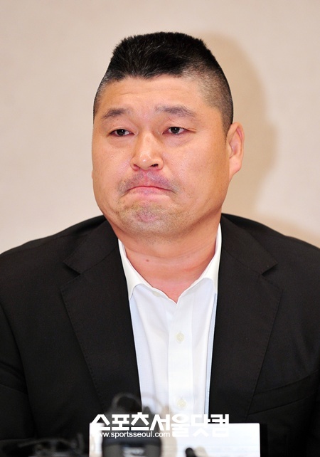 ▲ 잠정 은퇴로 방송에 모습을 드러내지 않은 강호동이 SNS 사망설에 휩싸였다./ 문병희 기자