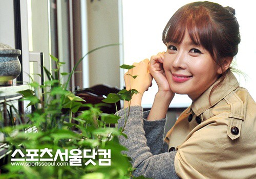 ▲ 눈웃음이 매력적인 윤채이.