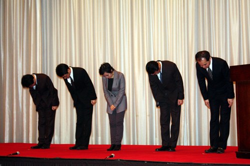 ▲ 고개 숙인 넥슨 임직원 / 이현아 기자