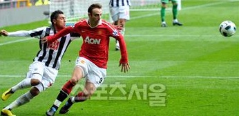 ▲ 맨체스터 유나이티드의 디미타르 베르바토프(오른쪽).