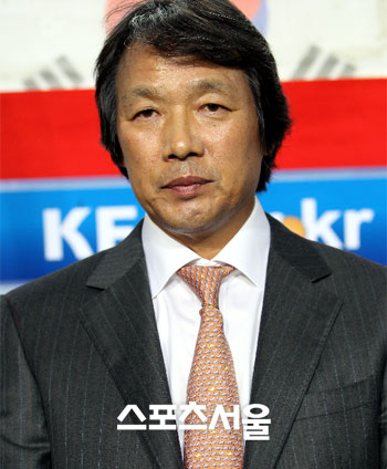 ▲ 7일 전격 경질된 한국 축구대표팀의 조광래 감독.