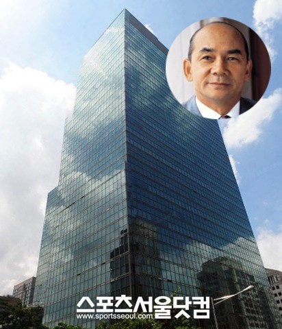 ▲ 포스코 서울 사옥, 박태준 포스코 명예회장(원)