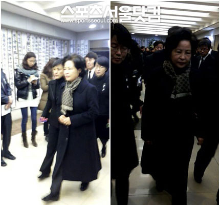 ▲ 권양숙 여사는 김근태 고문의 명복을 빌기 위해 봉하마을에서 승용차를 타고 먼길을 올라왔다.