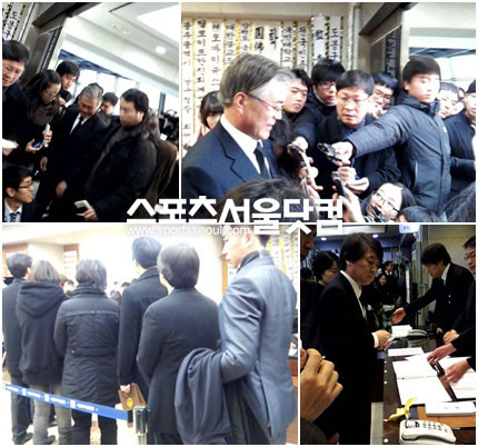 ▲ 차기 대선 유력한 후보로 꼽히고 있는 문재인 이사장과 안철수 원장도 김근태 고문의 빈소를 찾아 안타까움을 표시했다.