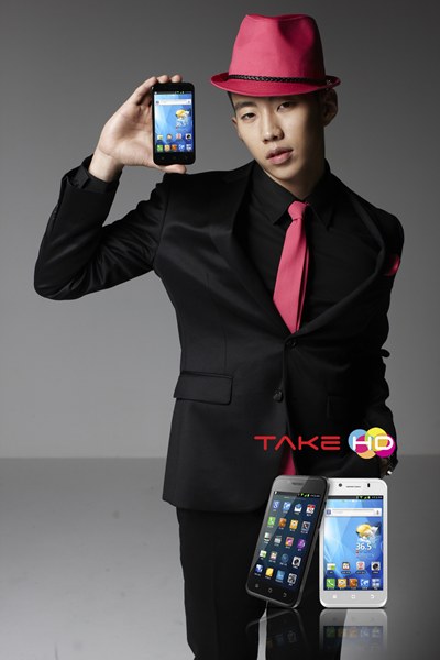 ▲KT테크가 고화질 스마트폰 ‘테이크 HD’를 선보였다.