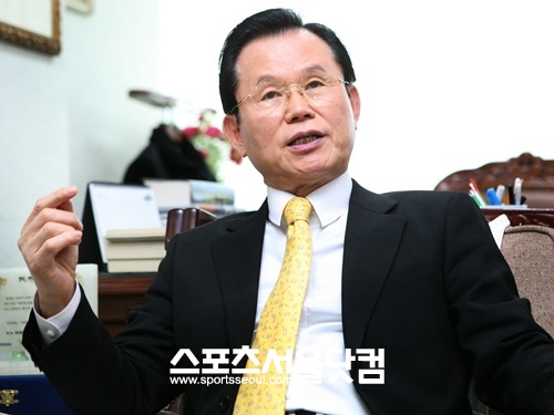 ▲ 박 전 장관은 인터뷰에서 김영삼 전 대통령과 노태우 전 대통령의 악연을 거론하며 화해하길 바란다고 말했다./더팩트DB
