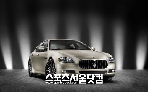 ▲ 마세라티 콰트로포르테 스포츠 GT S 어워즈 에디션
