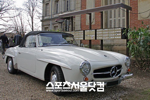 ▲ 메르세데스-벤츠 190SL