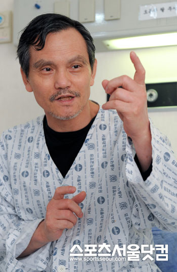 ▲ 김태촌은 인천 뉴송도호텔 폭행사건의 진실을 밝히기 위해 당시 사건을 사주한 박모 검사의 녹취록과 혈서를 공개할 계획이라고 밝혔다.