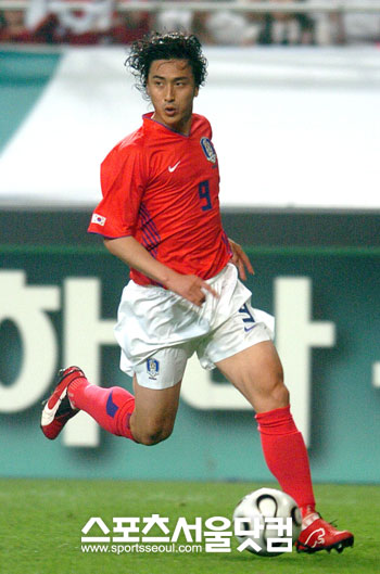 ▲ 현역 은퇴를 결심한 반지의 제왕 안정환.