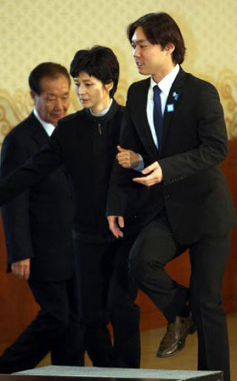 ▲ 2009년 3월, 12년 만에 공개석상에 오른 김현희씨의 모습. / 사진제공=서울신문