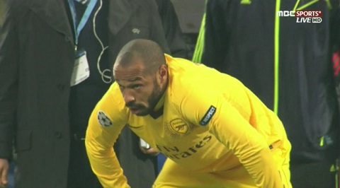 ▲ 티에리 앙리(아스널)가 AC밀란과 유럽축구연맹 챔피언스리그 16강 1차전에서임대 이적 후 고별전을 치렀다 / MBC Sports+ 중계 캡처.