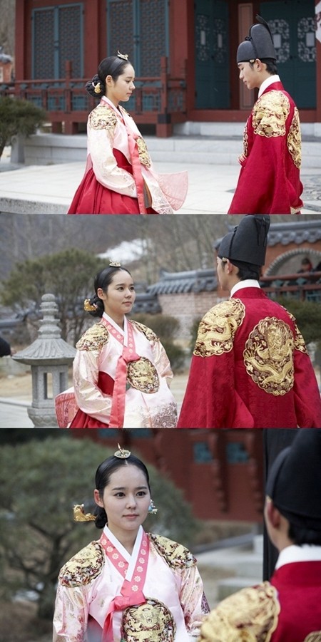 ▲한가인이 중전 당의를 차려입고 김수현과 재회했다./ MBC 제공