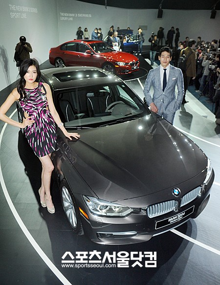 ▲ 23일 공개된 BMW 뉴 3시리즈 모던라인. /문병희 기자