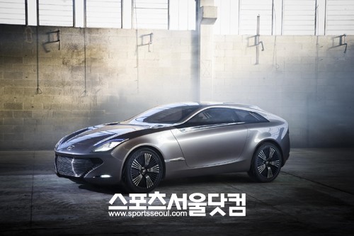 ▲ 2일 현대자동차가 전기차 콘셉트카인 아이오닉 외관을 최초로 공개했다.