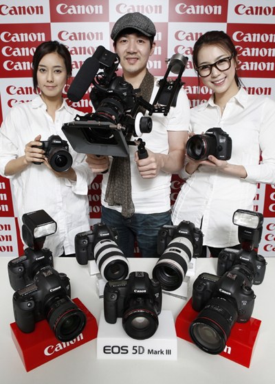 ▲ 캐논 풀프레임 DSLR 카메라 EOS 5D Mark III가 이달 중 출시된다.