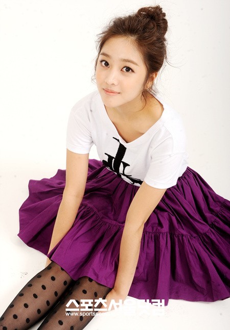 ▲ 다소곳이 앉아 청순미를 발산하고 있는 배우 조보아.